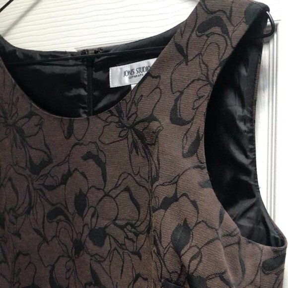 Cute Jones Studio Sleeveless Sheath dress. Brown with Black Floral Pattern - Picture 5 of 14